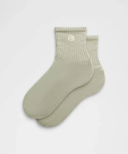 Unisex Daily Essential Quarter Socks