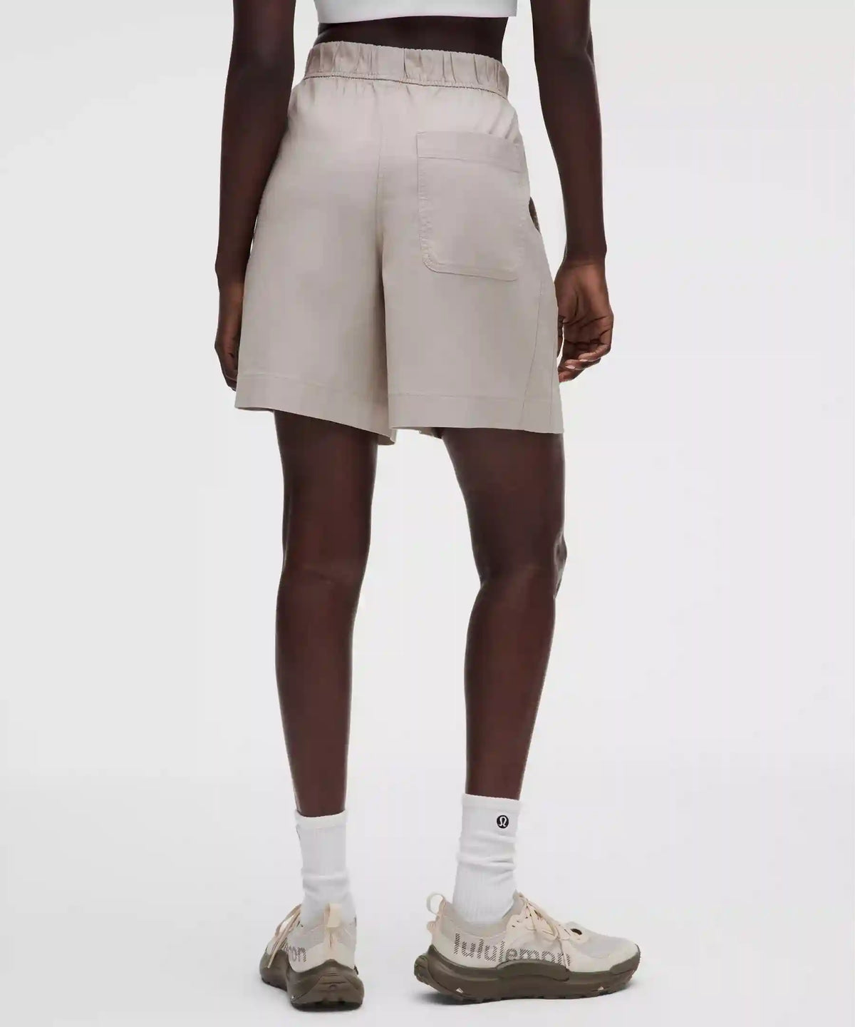 LuluLinen High-Rise Relaxed-Fit Short 7"