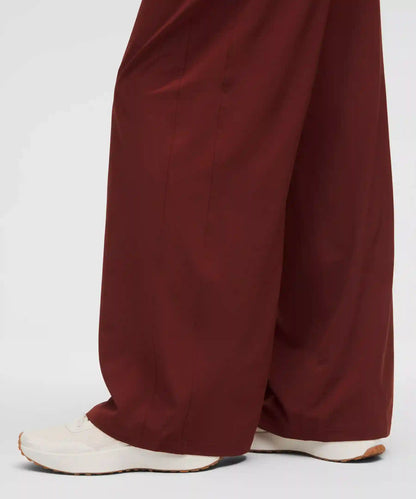 Swift High-Rise Wide-Leg Pant *Logo Waistband
