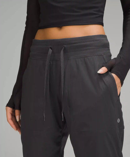 Dance Studio Mid-Rise Pant *Short