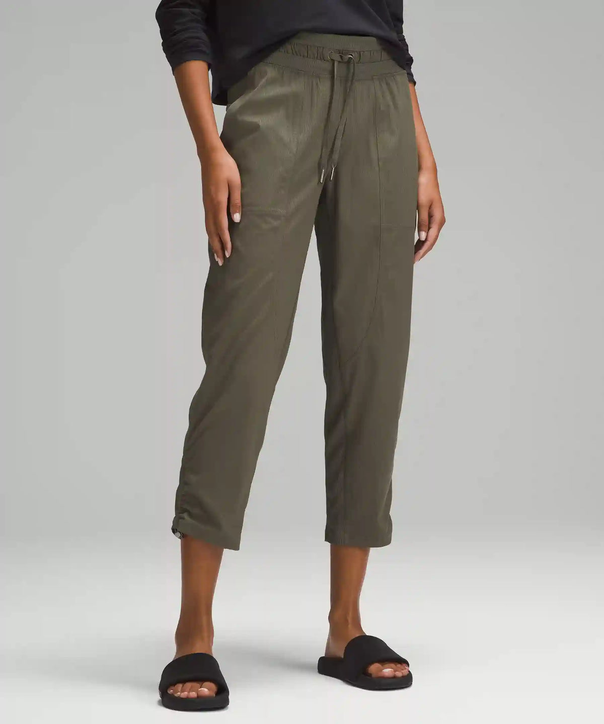 Dance Studio Mid-Rise Cropped Pant
