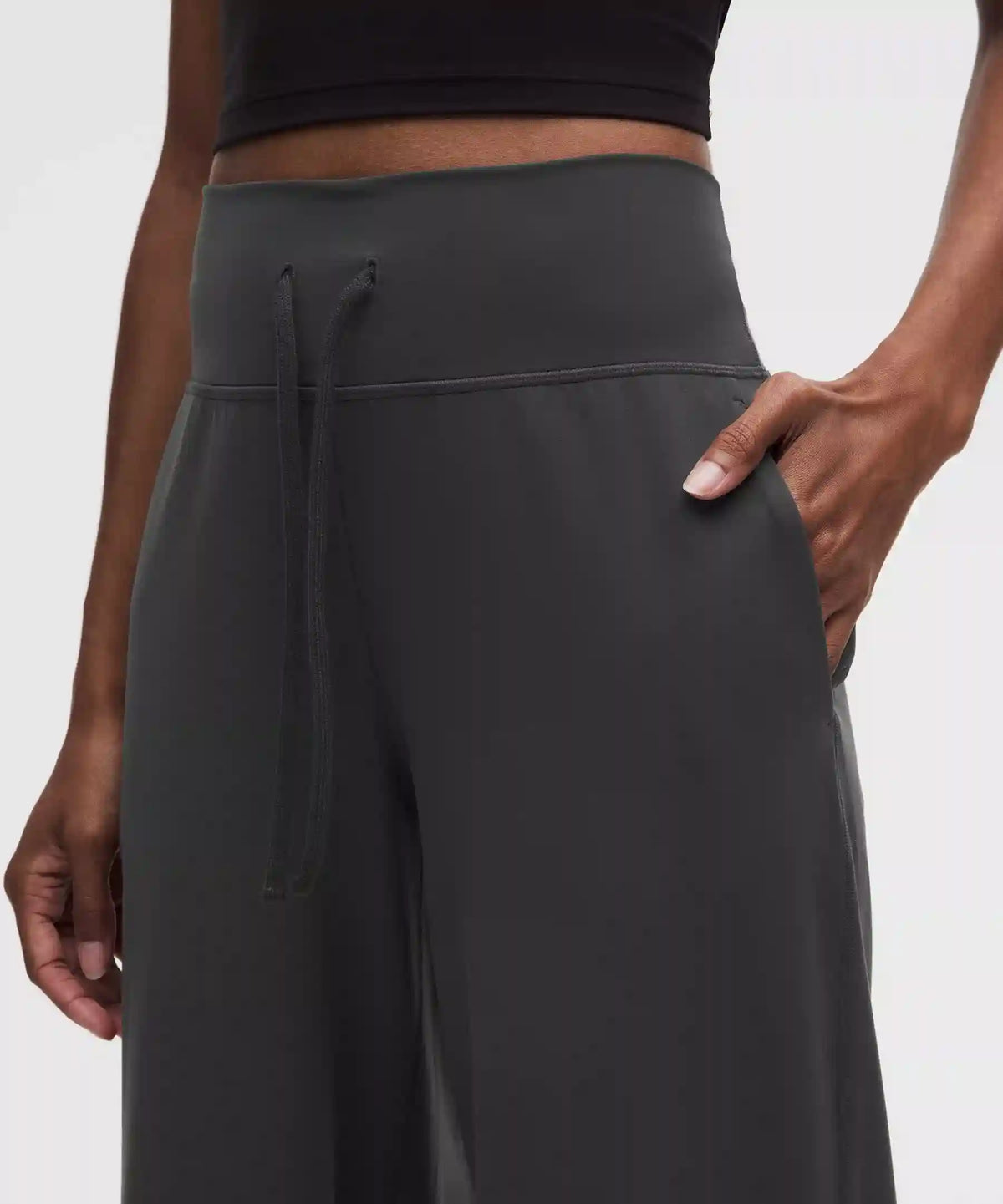Groove High-Rise Wide-Leg Pant *Short