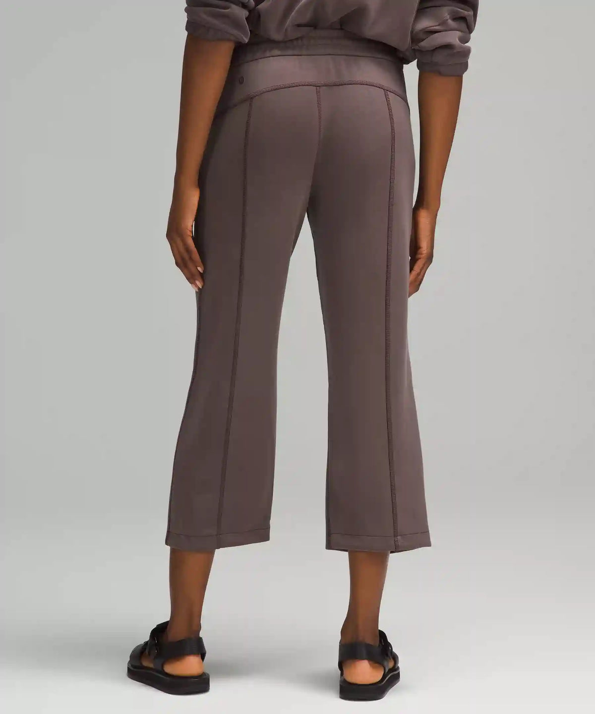 Softstreme High-Rise Straight-Leg Cropped Pant