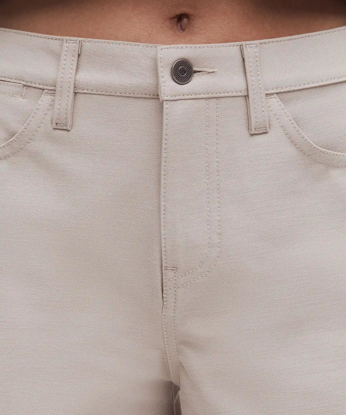 EasyFive Mid-Rise Short 4.5"