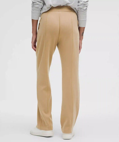 Softstreme High-Rise Straight-Leg Pant *Regular