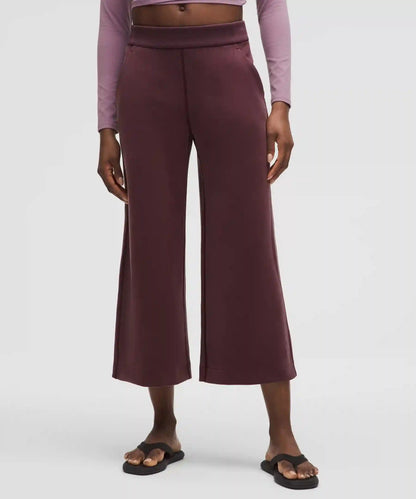 Softstreme High-Rise Wide-Leg Cropped Pant