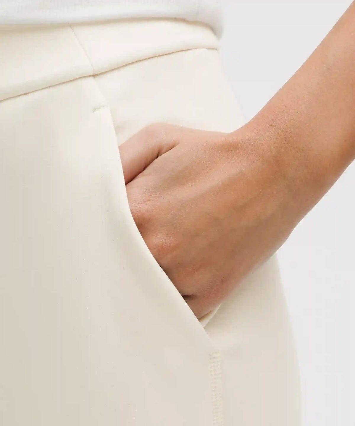 Softstreme High-Rise Straight-Leg Pant *Regular