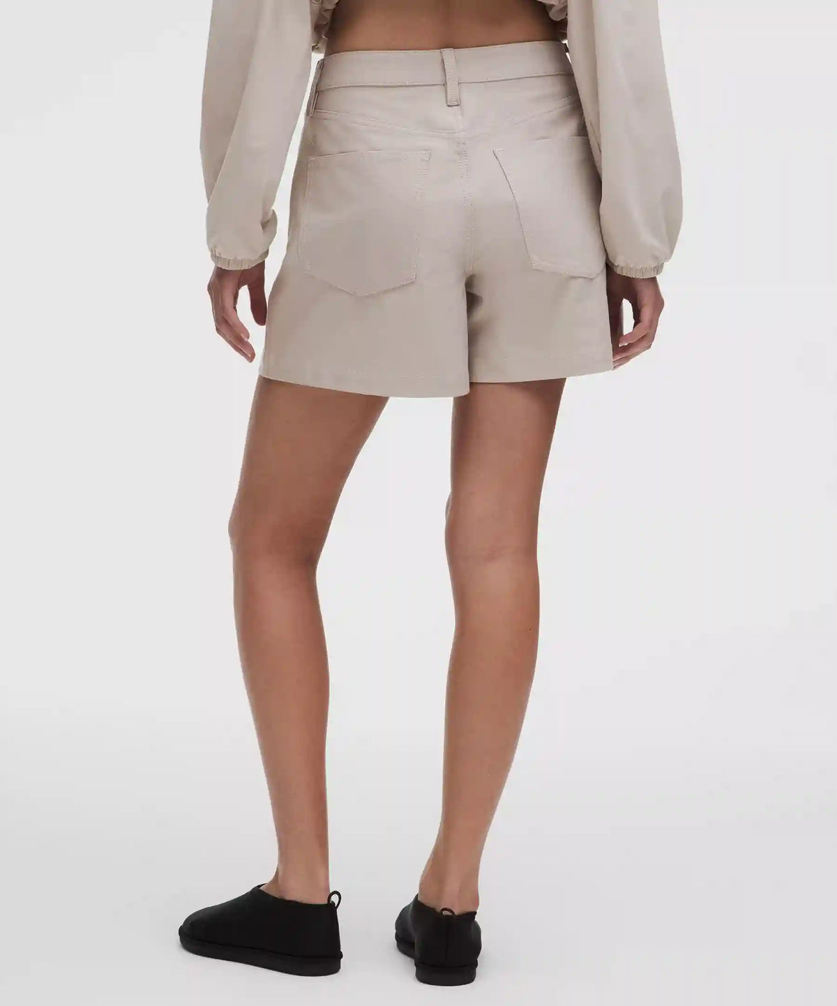 EasyFive Mid-Rise Short 4.5"