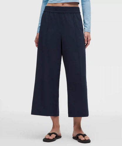 Breezily Mid-Rise Cropped Pant