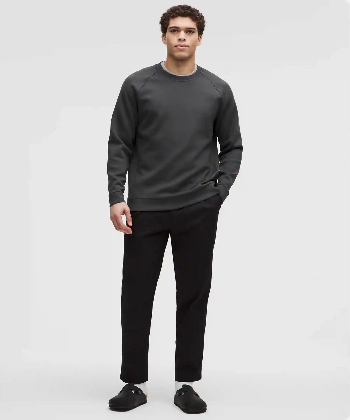 Smooth Spacer Classic-Fit Crew