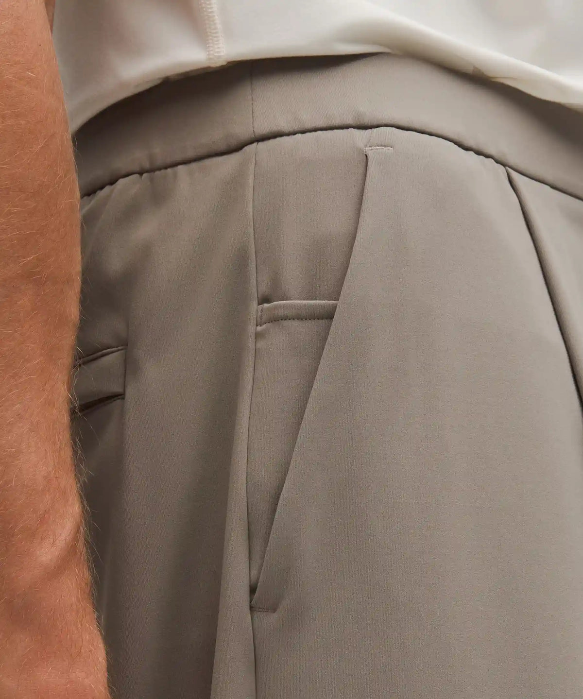 Men's Daydrift Relaxed-Fit Pleated Trouser Shorter *No Belt Loops