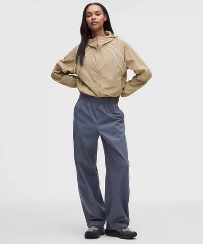 Woven Mid-Rise Barrel-Leg Pant *Regular