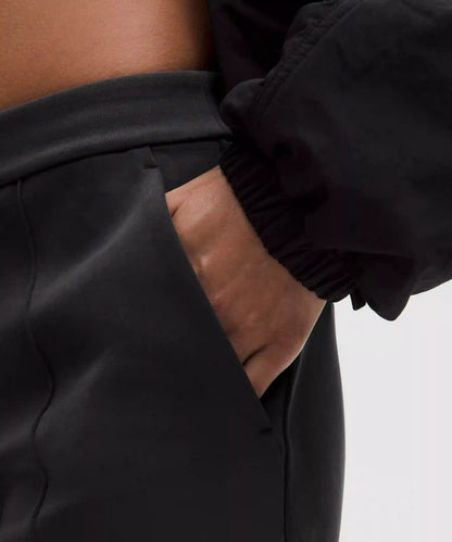 Softstreme Pintuck Mid-Rise Pant *Regular