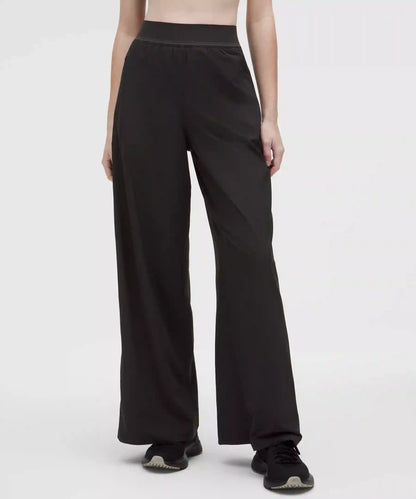 Swift High-Rise Wide-Leg Pant *Logo Waistband