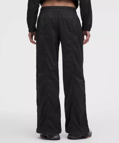 Dance Studio Evolve Low-Rise Oversized Pant *Short