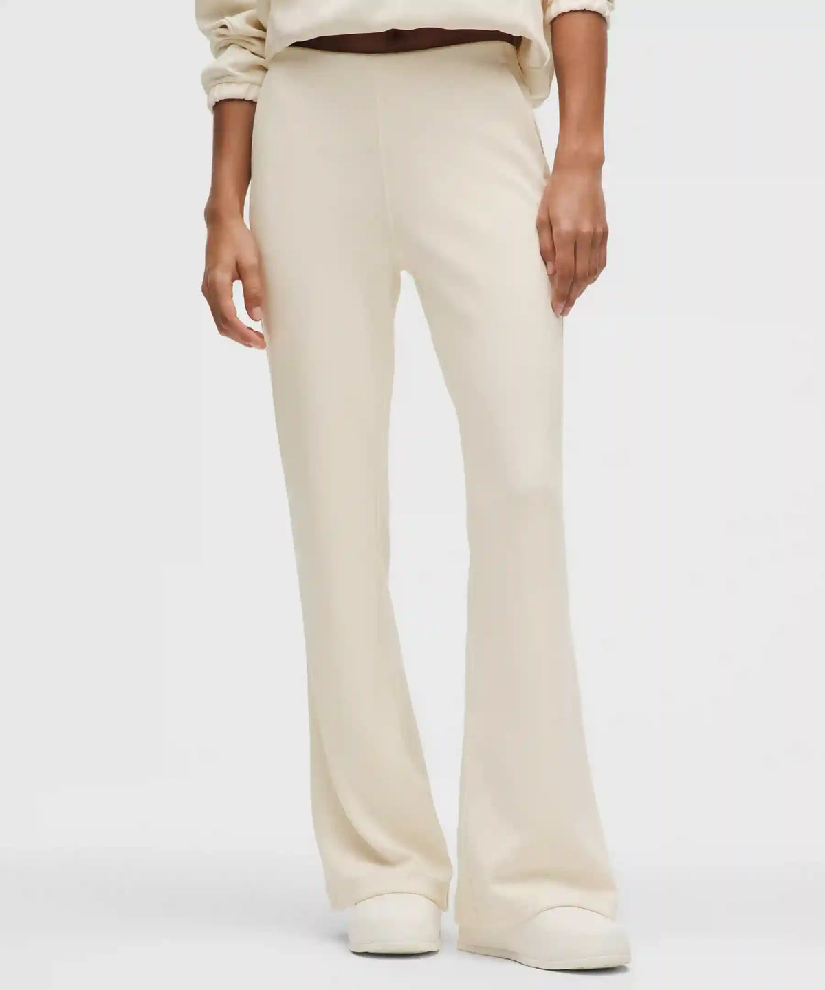 Brushed Softstreme Mid-Rise Flared Pant *Regular