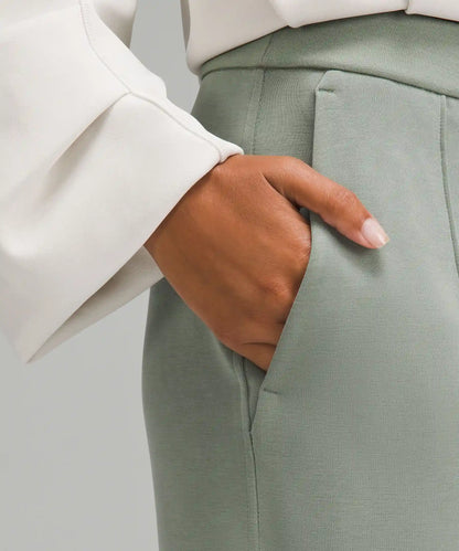 Softstreme Pintuck Mid-Rise Pant *Regular