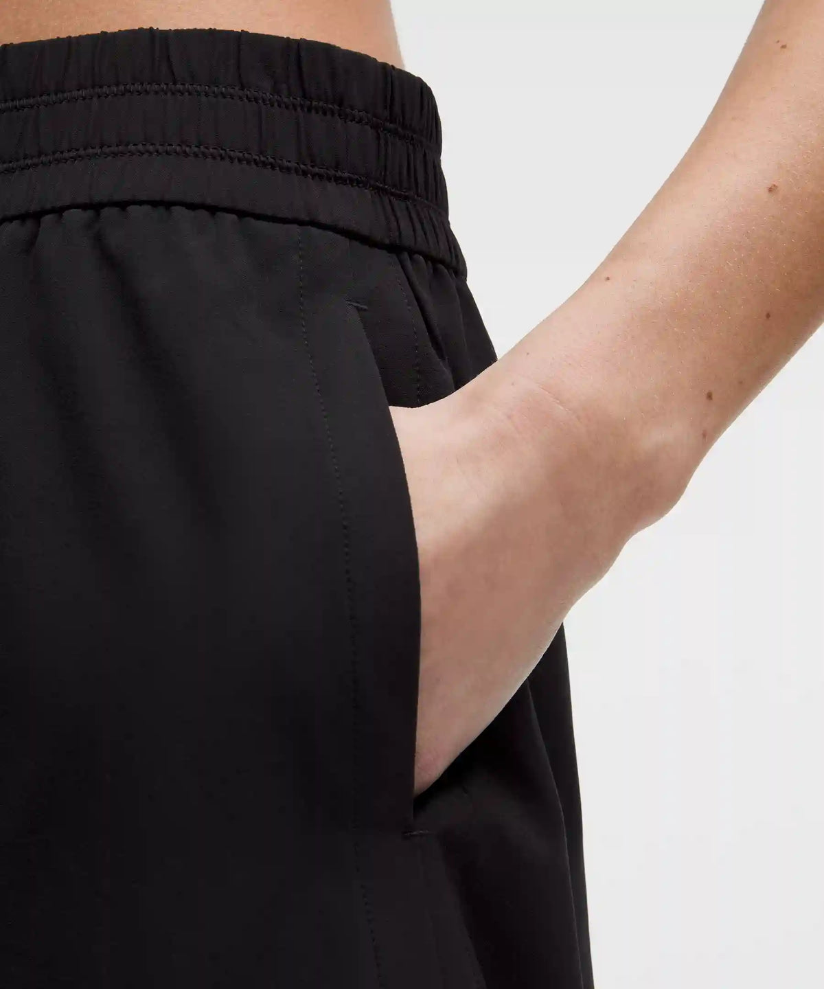 Breezily Mid-Rise Short 6"