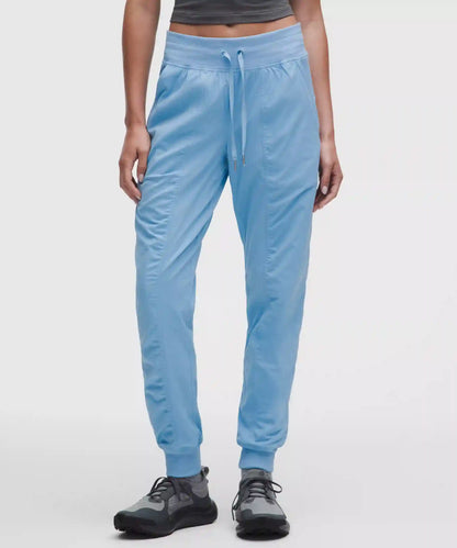 Dance Studio Mid-Rise Pant *Short