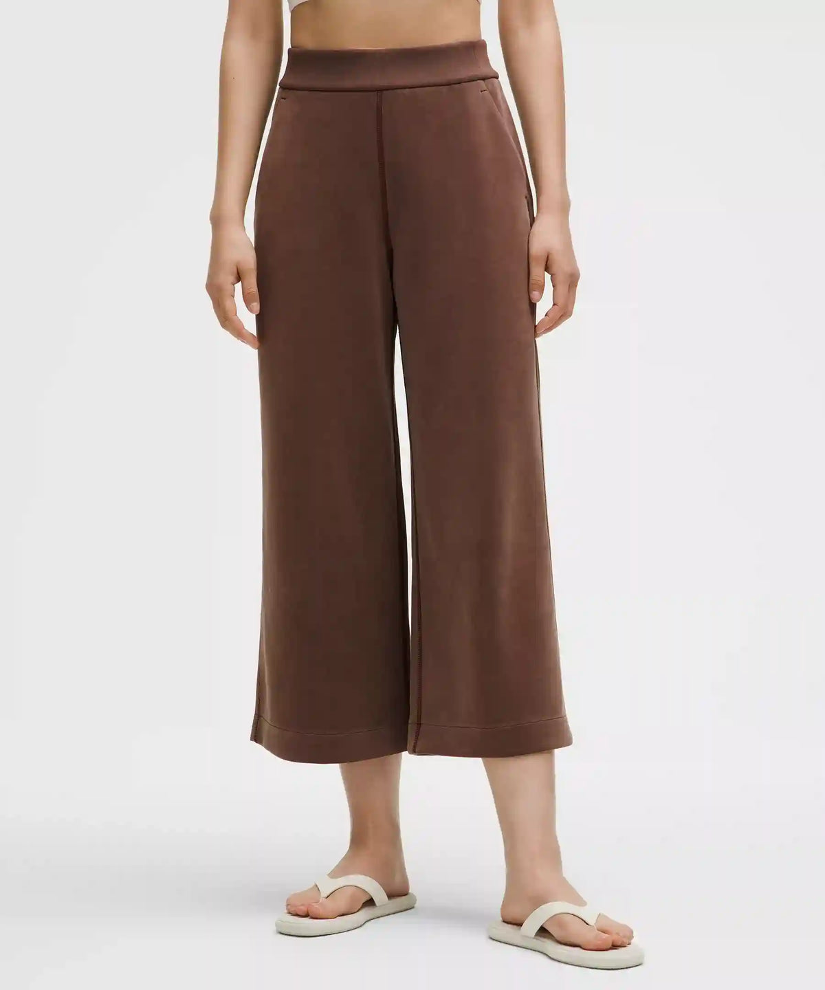 Softstreme High-Rise Wide-Leg Cropped Pant