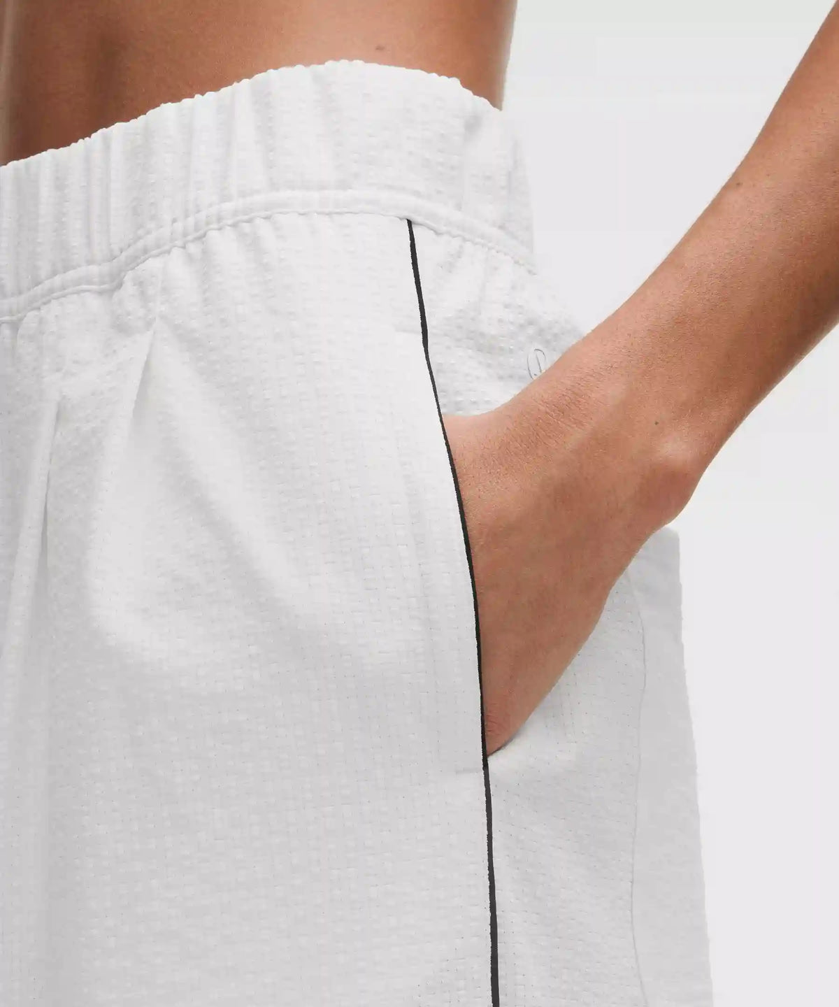 Seersucker WovenAir High-Rise Pleated Pant *Regular