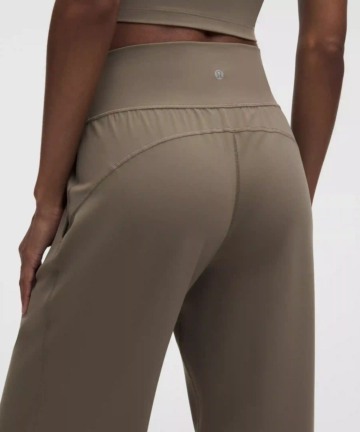 Groove High-Rise Wide-Leg Pant *Short