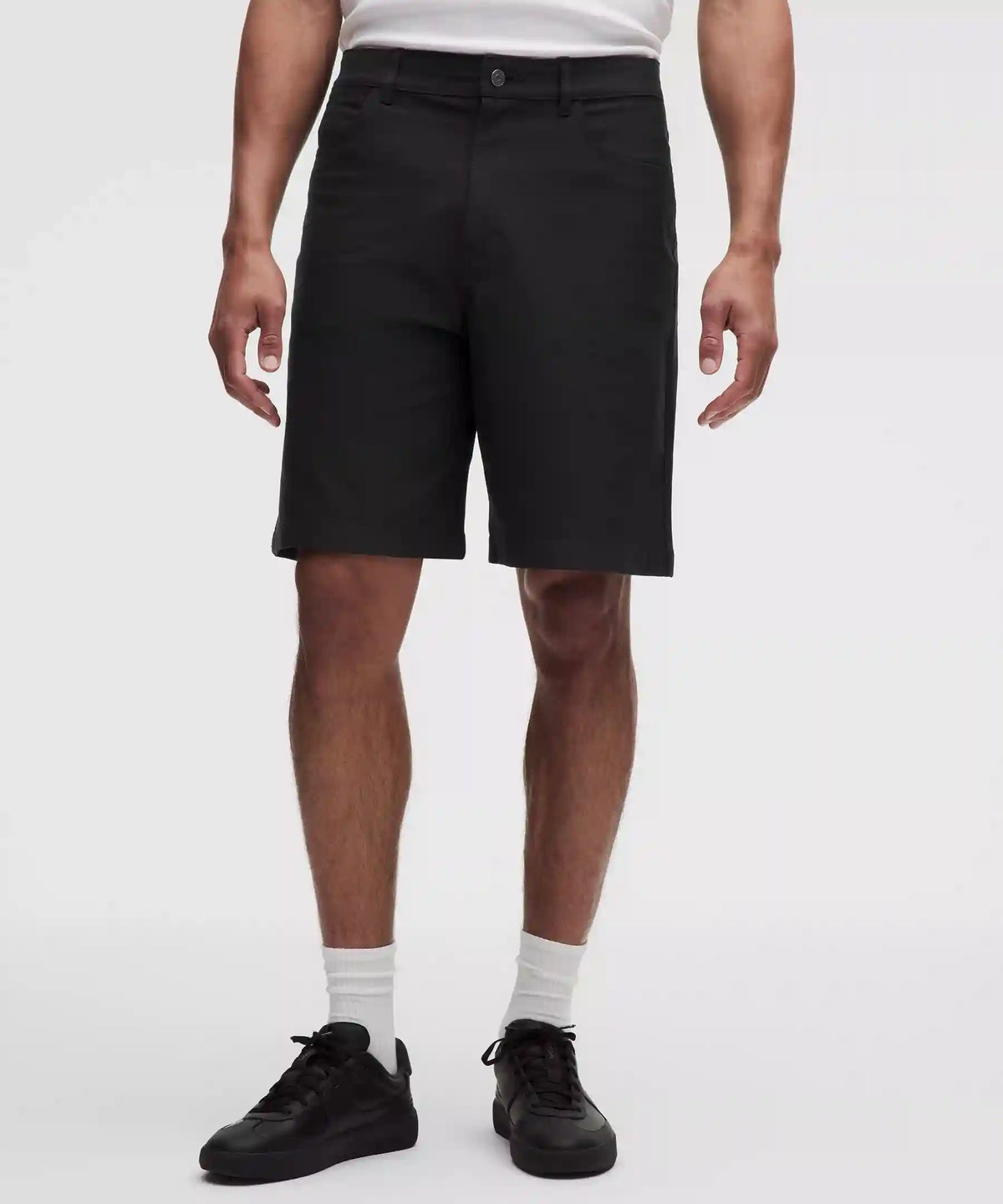 EasyFive Relaxed-Fit Short 9"