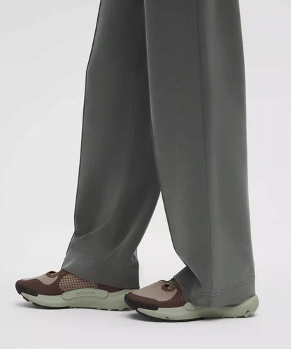 Softstreme Pintuck Mid-Rise Pant *Regular