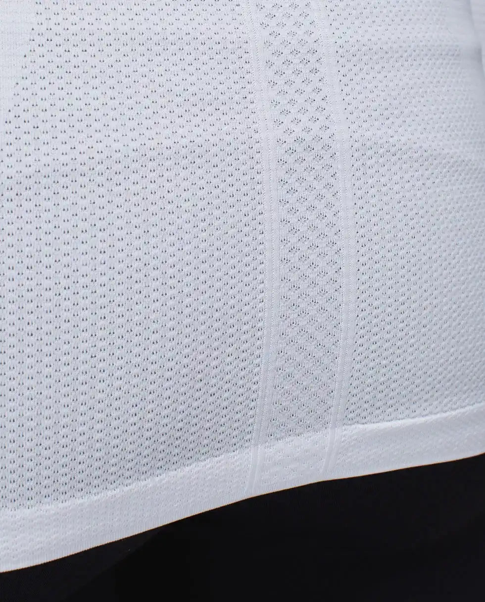 Swiftly Tech Long-Sleeve Shirt 2.0 *Hip Length