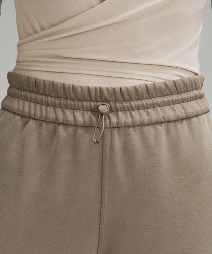 Softstreme High-Rise Straight-Leg Cropped Pant